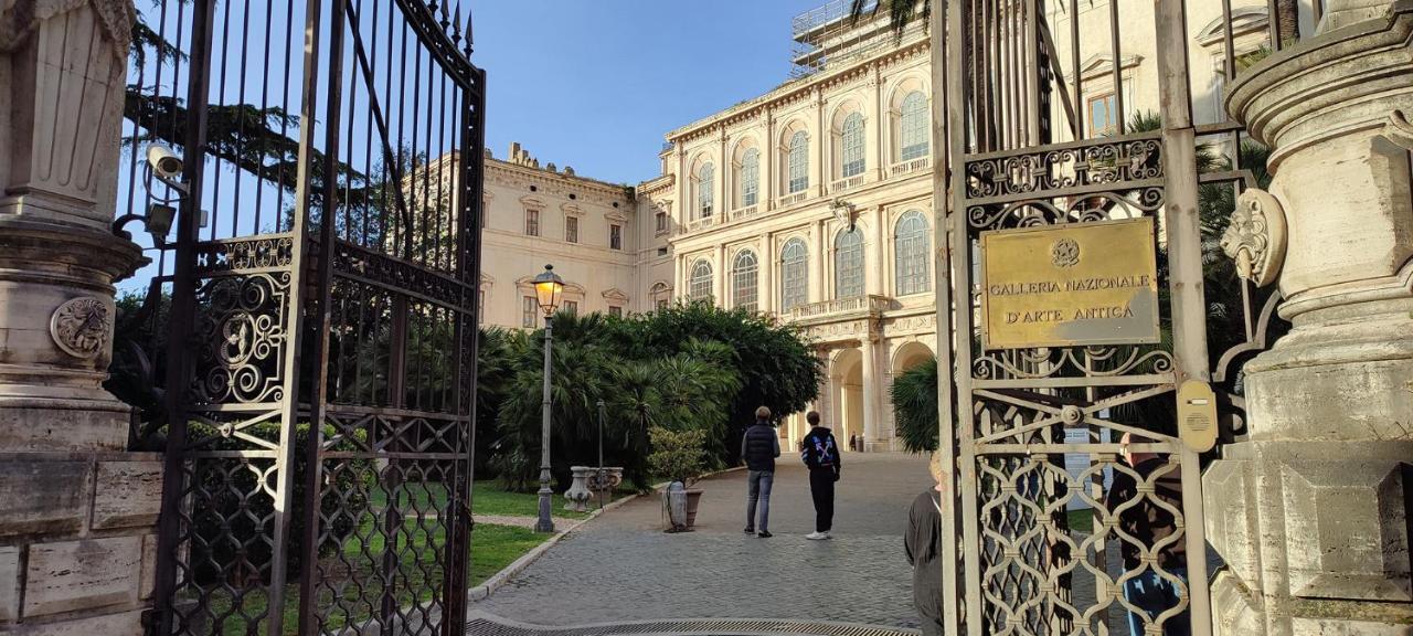 Appartamento Storico In Zona Barberini Roma Exterior foto