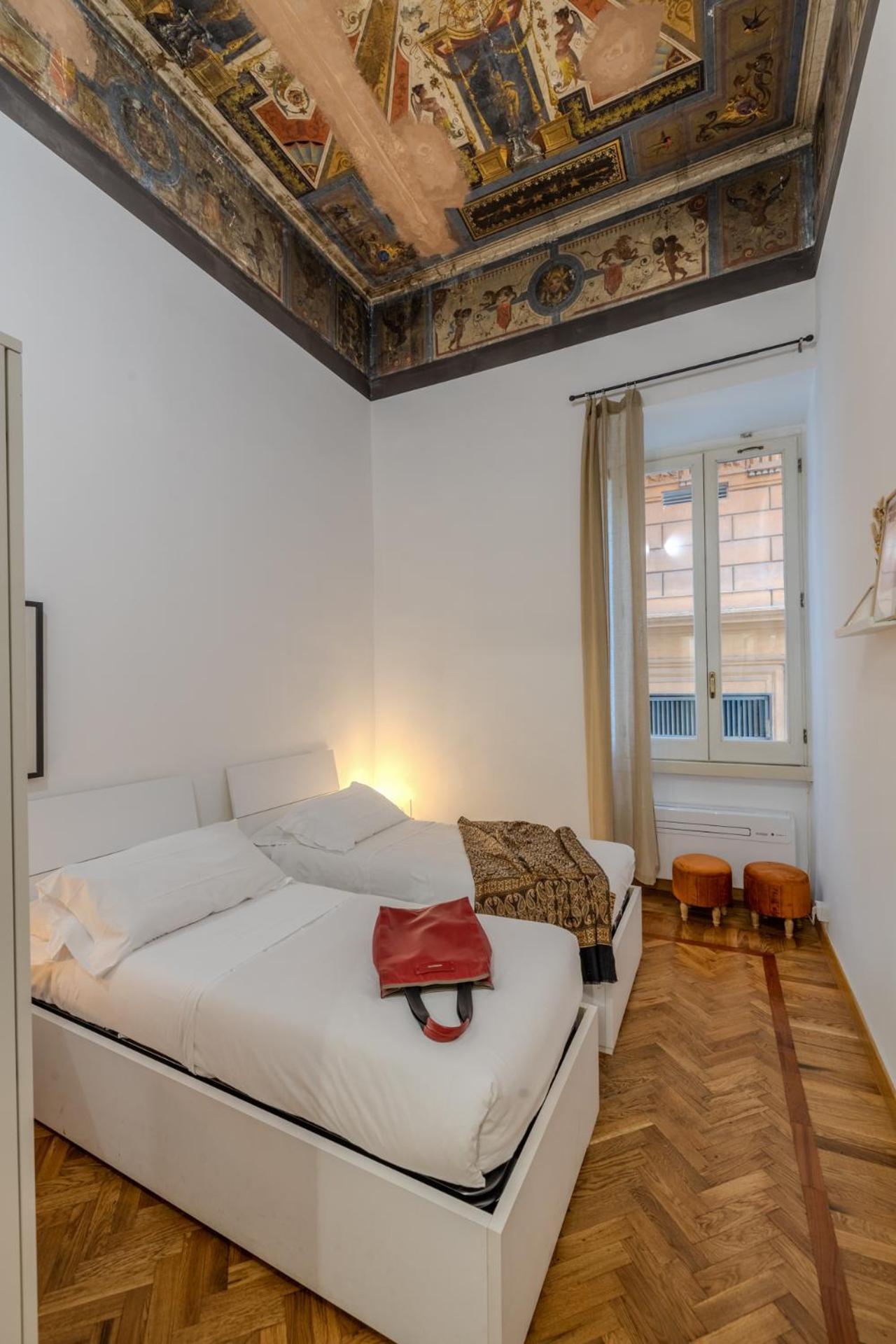 Appartamento Storico In Zona Barberini Roma Exterior foto