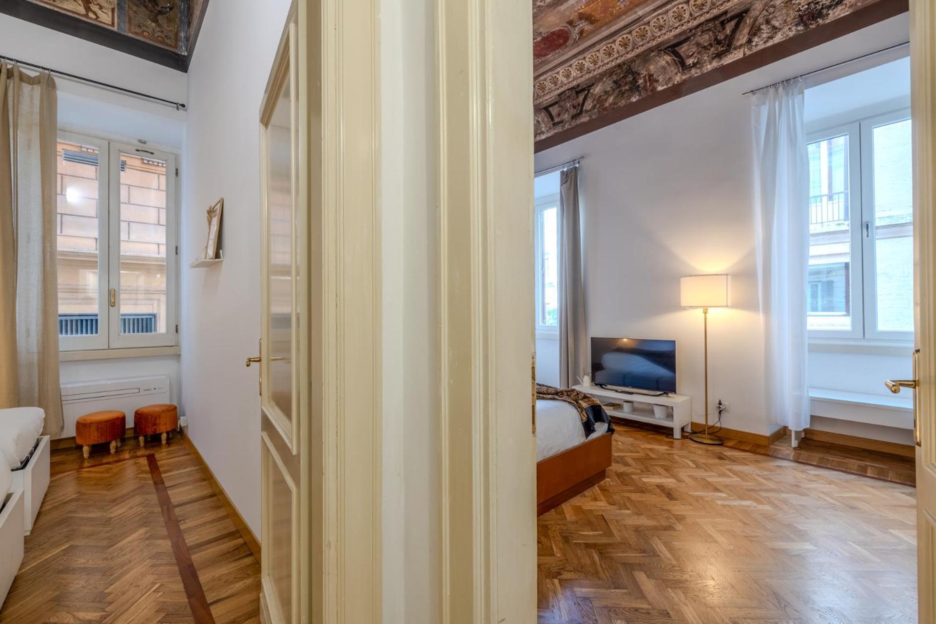 Appartamento Storico In Zona Barberini Roma Exterior foto